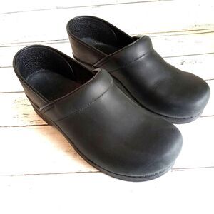 Dansko Professional Clogs Black Oiled Leather Size 42 WIDE Womens